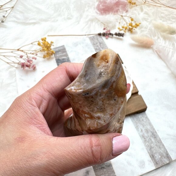 Gorgeous Ocean Jasper Flame Carving - Picture 5 of 8